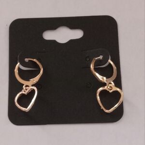 Elegant Gold U-Shape Earrings Minimalist Design